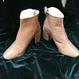 NWT Zara mid heel ankle boot blush pink size 6